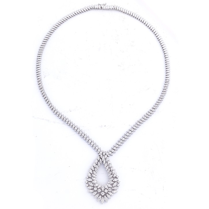 Collier aus 750 Weißgold 375 Brillanten 9.08ct