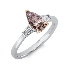 Ring aus 750 Gold weiß/rot 5 Diamanten 1,19ct B:8,5mm 3er-Krappe
