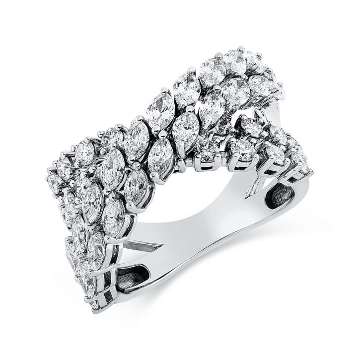 Ring aus 750 Weißgold 42 Brillanten 2.72ct