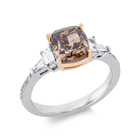 Ring aus 750 Gold weiß/rot 23 Diamanten 4,11ct TW-SI B:7,9mm 4er-Krappe Ring aus 750 Gold weiß/rot 23 Diamanten 4,11ct TW-SI B:7,9mm 4er-Krappe