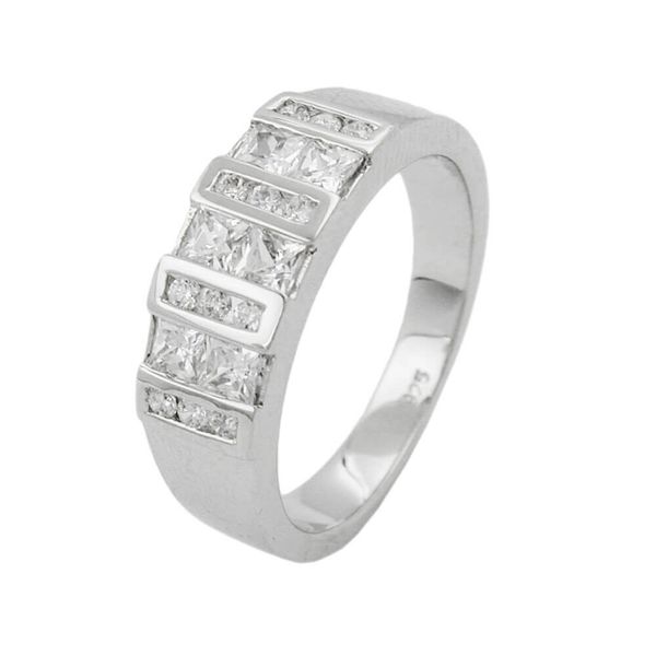 Ring aus 925 Silber mit Zirkonia