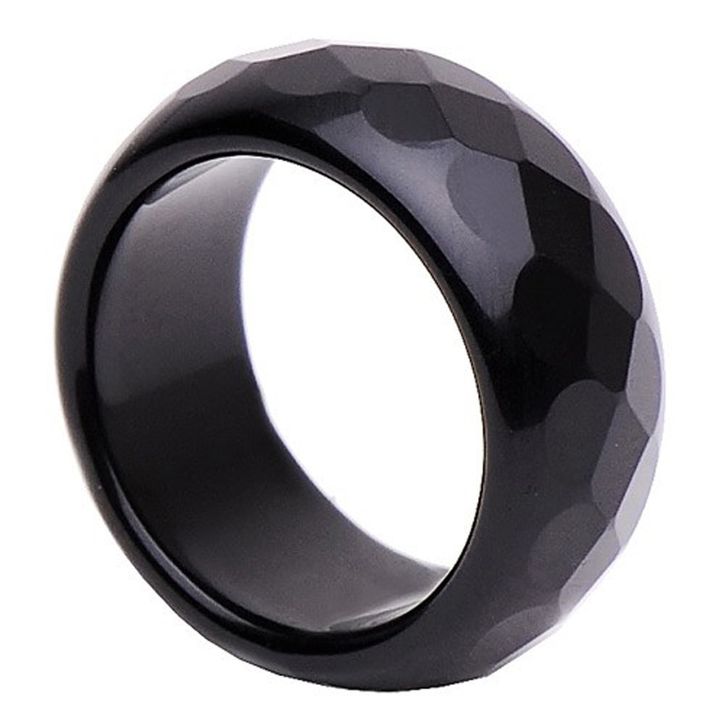 Ring aus Onyx facettiert