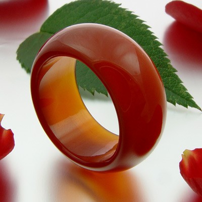 Breiter Ring aus Karneol rot-orange