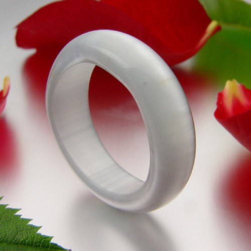 Ring aus Katzenauge weiß-grau