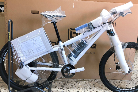 Endmontage E-Bike für Kinder Ausgepackt