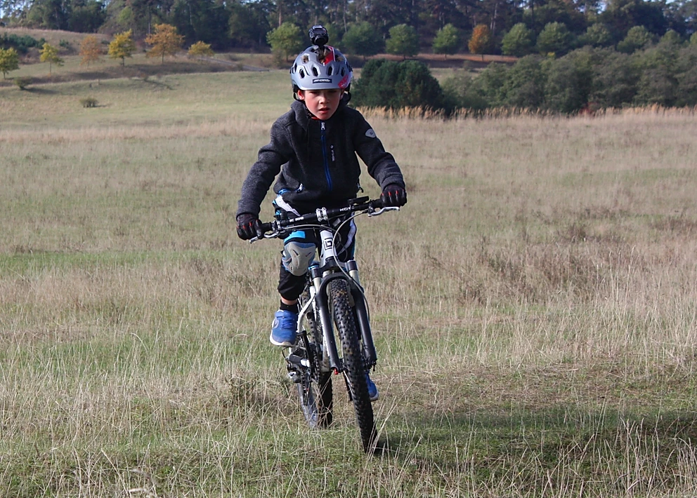 Ben auf dem E-Bike im Freien