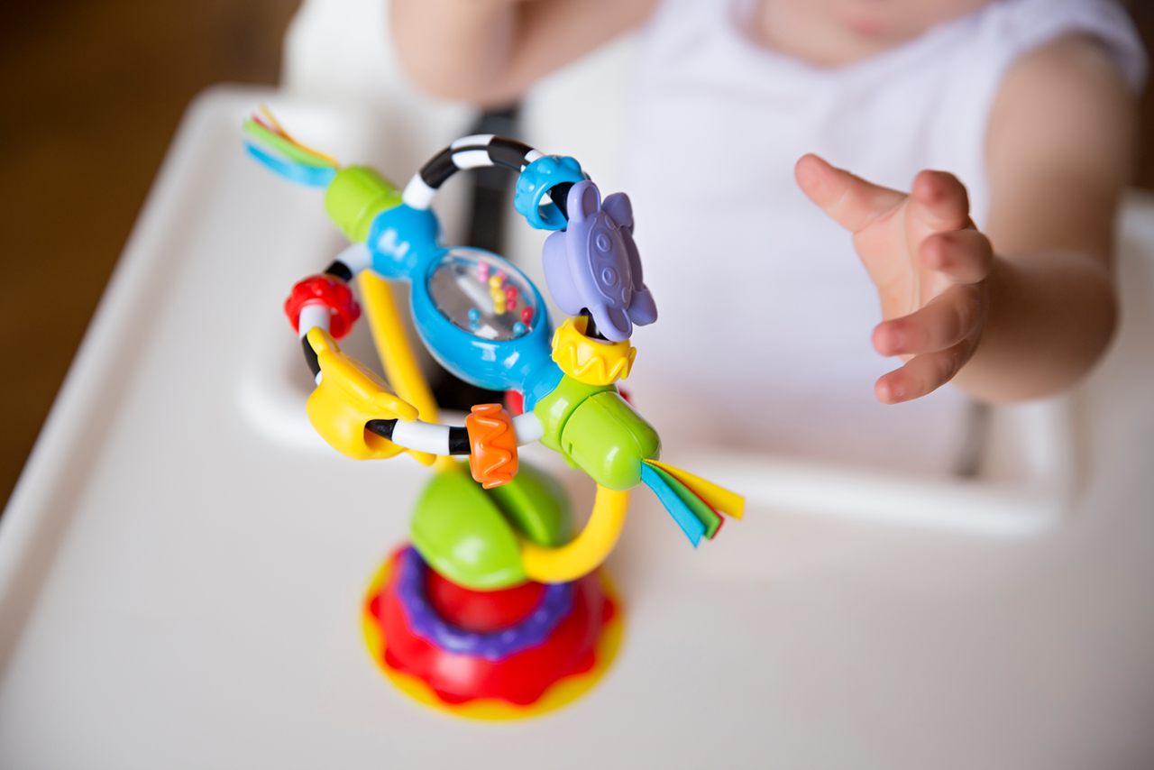 Playgro Spinning High Chair Toy???マルチカラー High Chair Spinning Toy – Playgro International