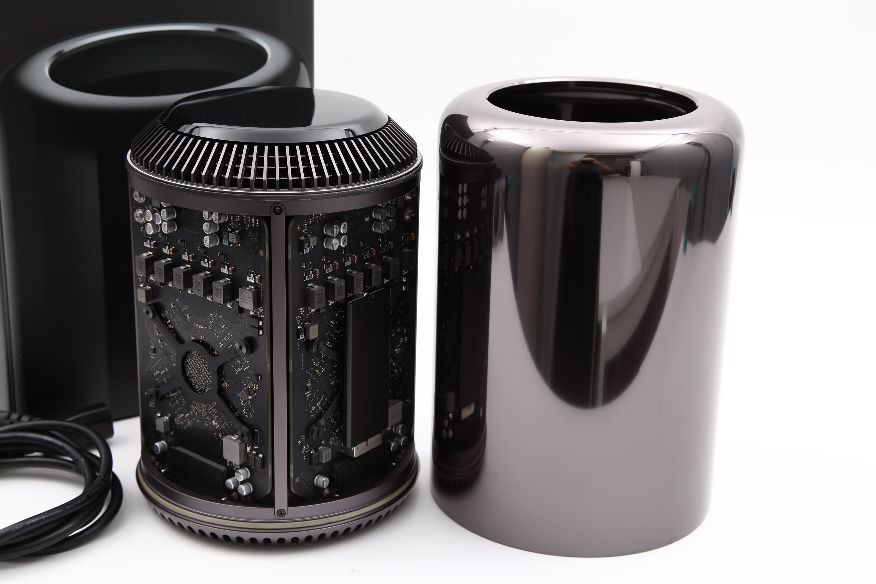 美品 MacPro 2013 Xeon E5 12コア 64G SSD 1TB Mac Pro 2.7GHz 12-Core Intel Xeon 64GB 1TB SSD Refurbished