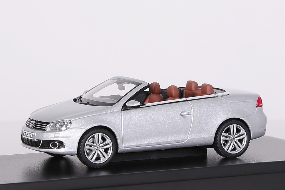 VW Eos silber Kyosho, hergestellt für VW-Collection 1:43 NEU