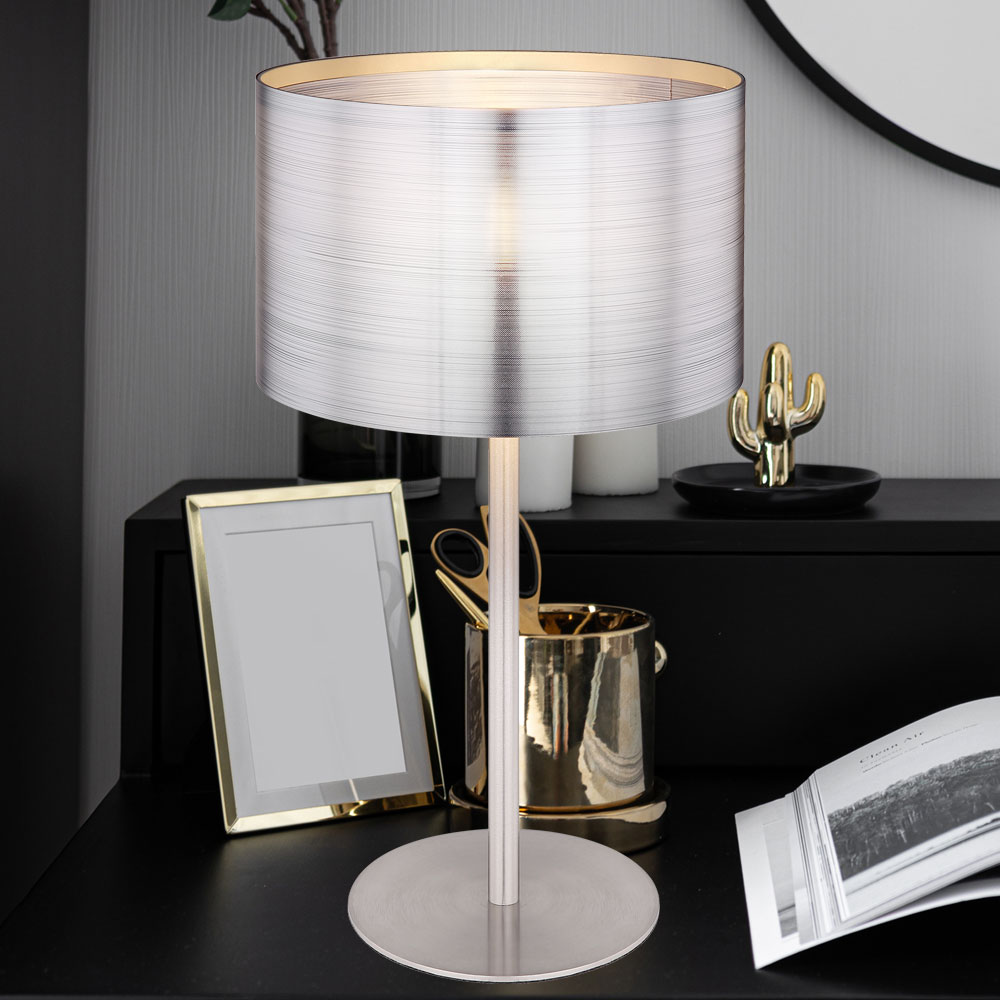 Tischleuchte silber Schreibtischlampe rund Nachttischleuchte modern,  Tischlampe Schirm Metallic Look, 1x LED 5,5 W 470lm 3000K warmweiß, DxH  23x40cm | ETC Shop