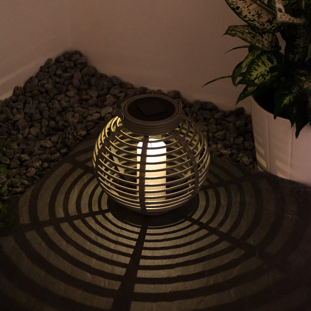 2er Set LED Solar Außen Leuchten Rattan Pendel Hänge Strahler Garten