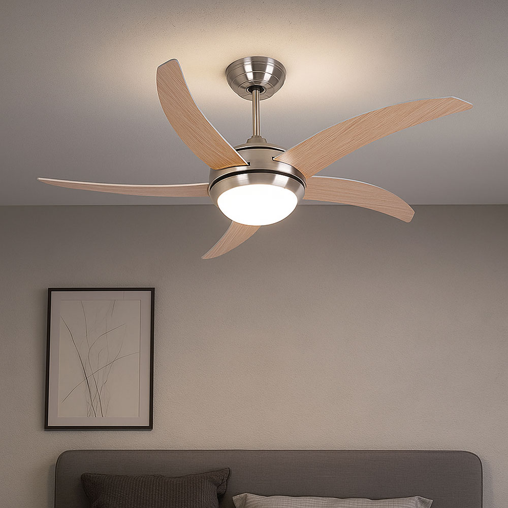 Ventilateur De Plafond Melton Avec Lumière Et Télécommande – 132 Cm, Laiton Satiné, Pales érable