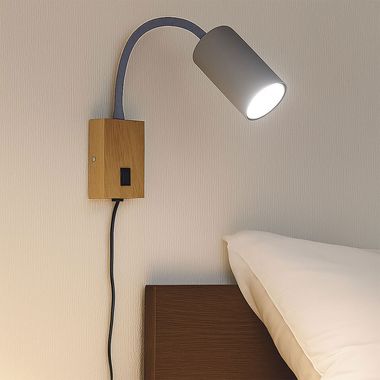 Wandleuchte, Holzoptik, flexibel verstellbar, Stromkabel, H 44 cm