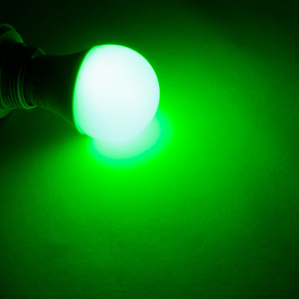 Lampe LED RGB E27, dimmable avec télécommande, boule avec changement de  couleur, 4,8 watts, 470 lumens, blanc chaud, DxH 4,5x8 cm, V-Tac 3028, ETC  Shop: lampes, mobilier, technologie. Tout d'une source.