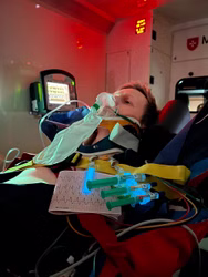 SyBuddy Clamp für Krankenkassenkarte und Dokumente Gelb
