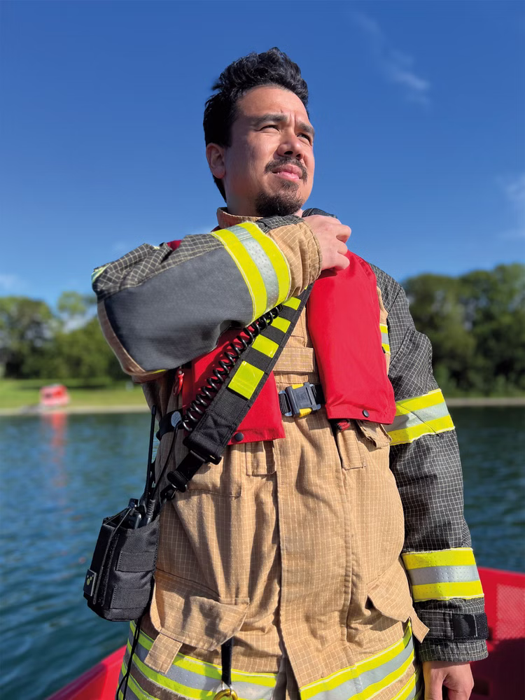 Tee-uu Channel Funkgeräteholster zum umhängen