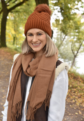 Bommelmütze mit Rippenstrick Muster Look
