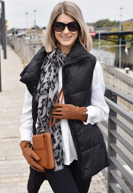 Sonnenbrille in Schmetterlingsform Look