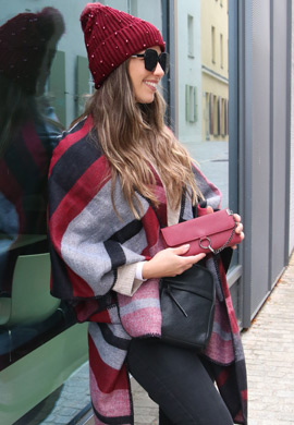 Geldbörse mit Ring und Kette Look