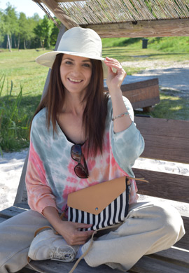 Leichter Feinstrick Poncho mit Batik Muster Look