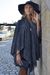 styleBREAKER Strick Cape mit Glitzerfäden und Fransen, Umhang, Poncho, Damen 08010045