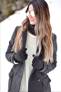 styleBREAKER Unisex Sonnenbrille Monoglas Shield | Flaches Glas verspiegelt & UV400 | Moderne Flatlens Brille für Festival & Alltag | Inklusive Etui & Tuch