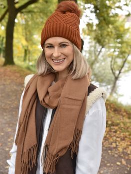 styleBREAKER Unisex Schal mit Fransen | weiches Viskose Tuch in Uni Farbe | langer Winterschal für Damen und Herren | Große Farbvielfalt