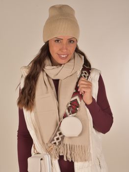 styleBREAKER Unisex Schal mit Fransen | weiches Viskose Tuch in Uni Farbe | langer Winterschal für Damen und Herren | Große Farbvielfalt