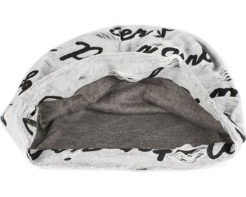 styleBREAKER Unisex Stoff Beanie Mütze mit Sprüche Print und Rissen im Destroyed Vintage used Look 04024182