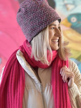 styleBREAKER Unisex Strick Beanie Mütze mit buntem Dreieck Muster, Thermo-Fleece Innenfutter, Winter Strickmütze 04024189