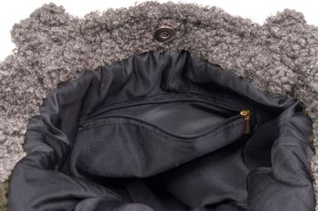 styleBREAKER Damen Tasche aus Teddyfell mit breiten Henkeln | kuschelige Beuteltasche mit Magnetverschluss | weich gefüttert & ideal als Shopper