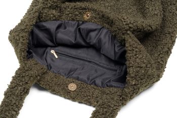 styleBREAKER Damen Tasche aus Teddyfell mit breiten Henkeln | kuschelige Beuteltasche mit Magnetverschluss | weich gefüttert & ideal als Shopper
