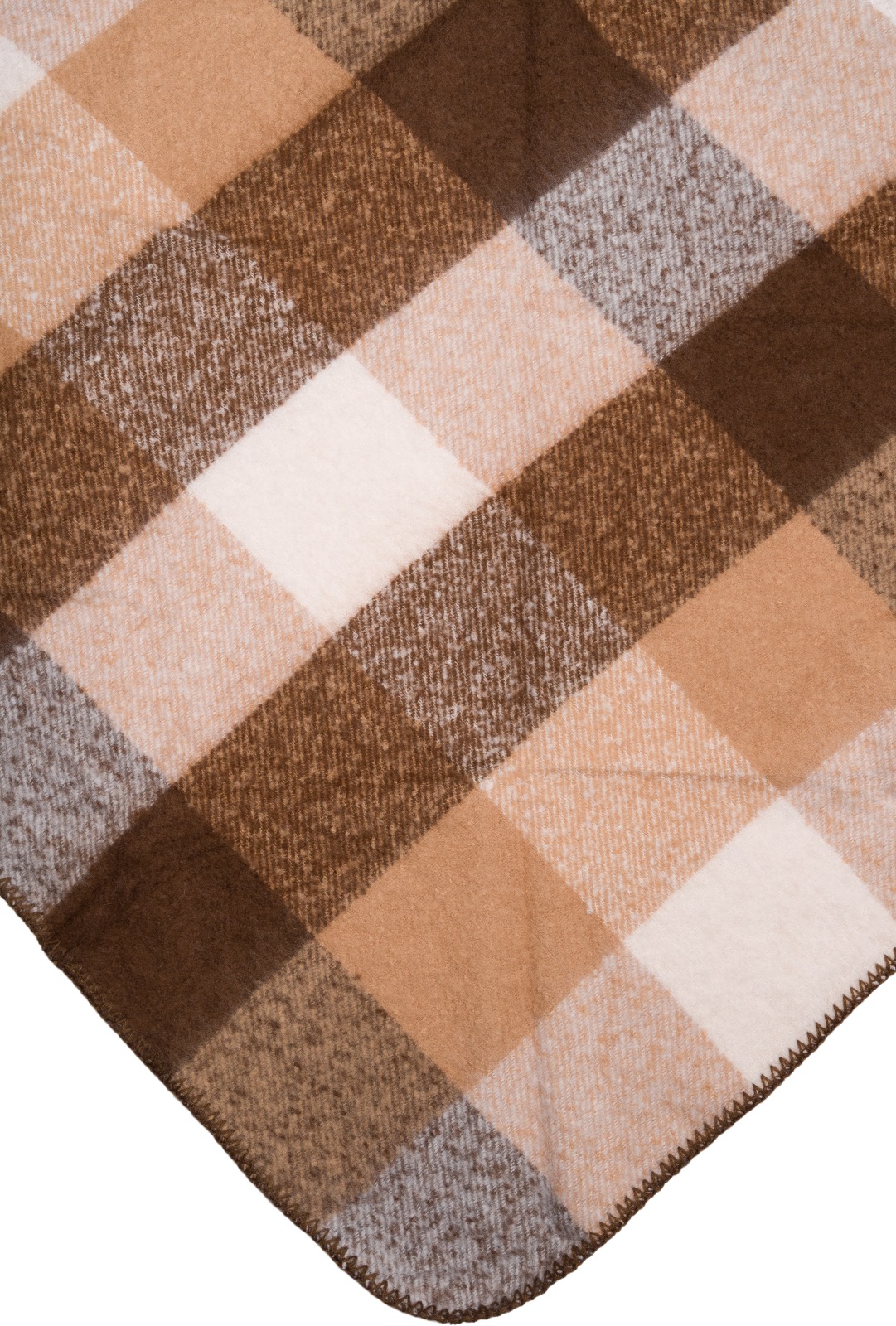 https://cdn02.plentymarkets.com/ah5n9aivnyu5/item/images/2672/full/karo-dreieck-schal-winter-01020050_10.jpg