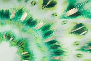 styleBREAKER Damen Schal Batik Shibori Muster mit Metallic Streifen, Leichtes Ethno Tuch mit kurzen Fransen 01016228