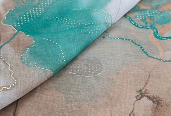 styleBREAKER Damen Schlauchschal Aquarell Glow mit Metallic Akzenten leichter Loop Schal weich fließend atmungsaktiv für Frühling und Sommer