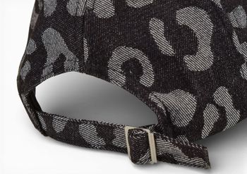 styleBREAKER Baseball Cap Jeans mit Leo Muster | 6-Panel Kappe aus Baumwolle verstellbar | Unisex Basecap Animal Print für Sport & Freizeit