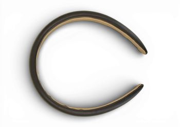 styleBREAKER Damen Haarreif in Kunstleder Optik | breiter Haarreifen gepolstert (Padded Headband) | flexibler Kopfschmuck Clean Chic & Minimal Style