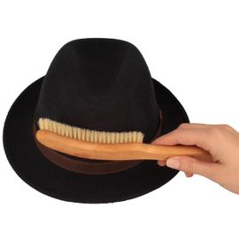 Helle Hutbürste aus Buchenholz in silber Helle Hutbürste aus Buchenholz in silber