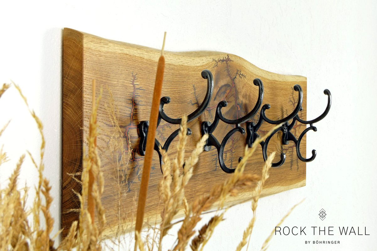 Handgefertigte Wandgarderobe aus Eiche von ROCK THE WALL®