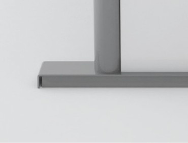  Geramöbel PC-Schreibtisch rechts höhenverstellbar, C Fuß Blende optional, 2000x1200x680-820, Ahorn/Silber  