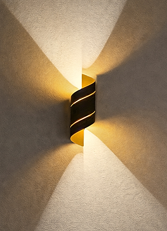 REVIA Wandleuchte an der Wand