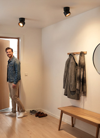 AYONA Aufbauspots auf der Decke in Flur