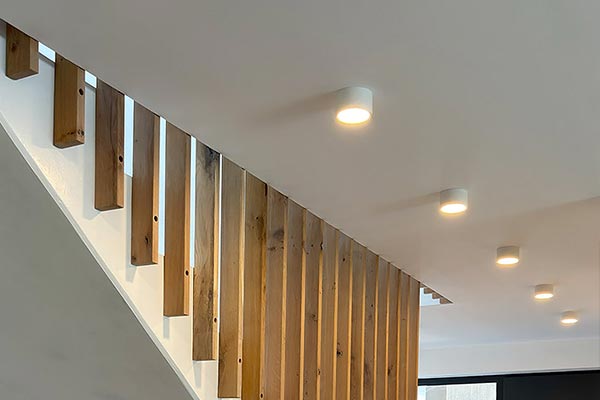 Kundenprojekt LED Aufbaustrahler im Flur