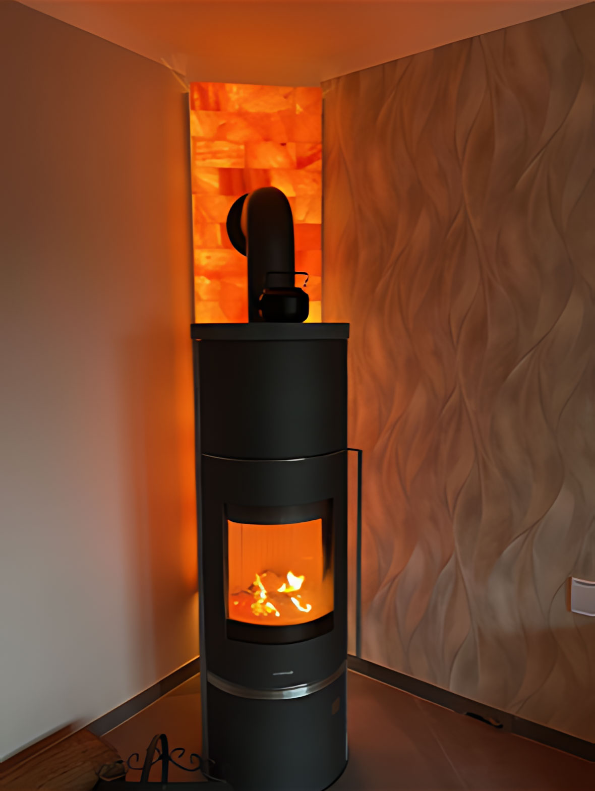 Salzwand hinterm Holzofen