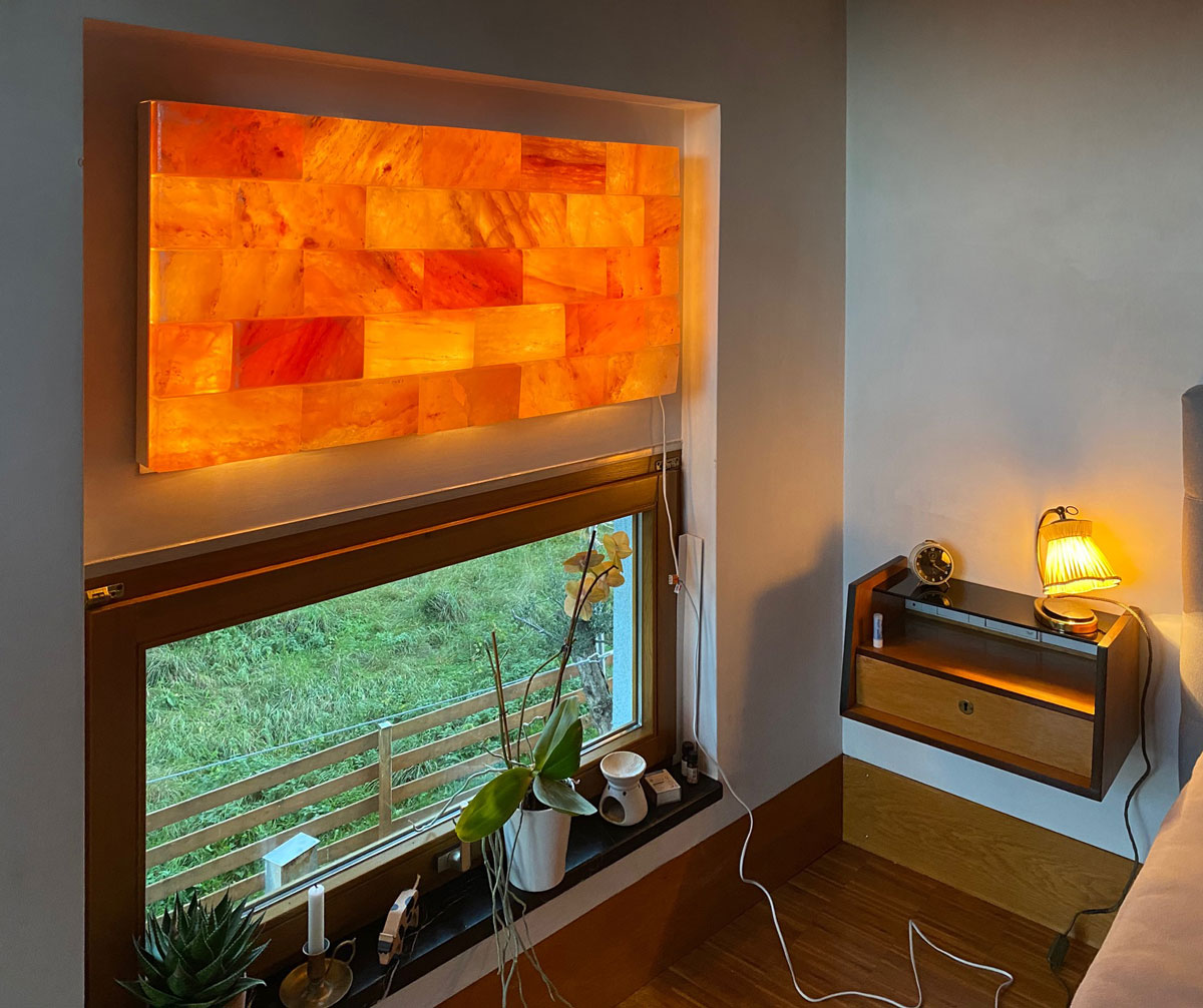 Salzwand überm Fenster