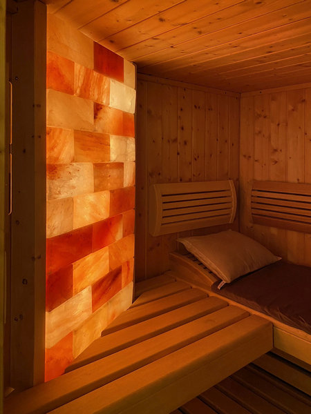 Salzwand in einer Sauna Salzwand in einer Sauna