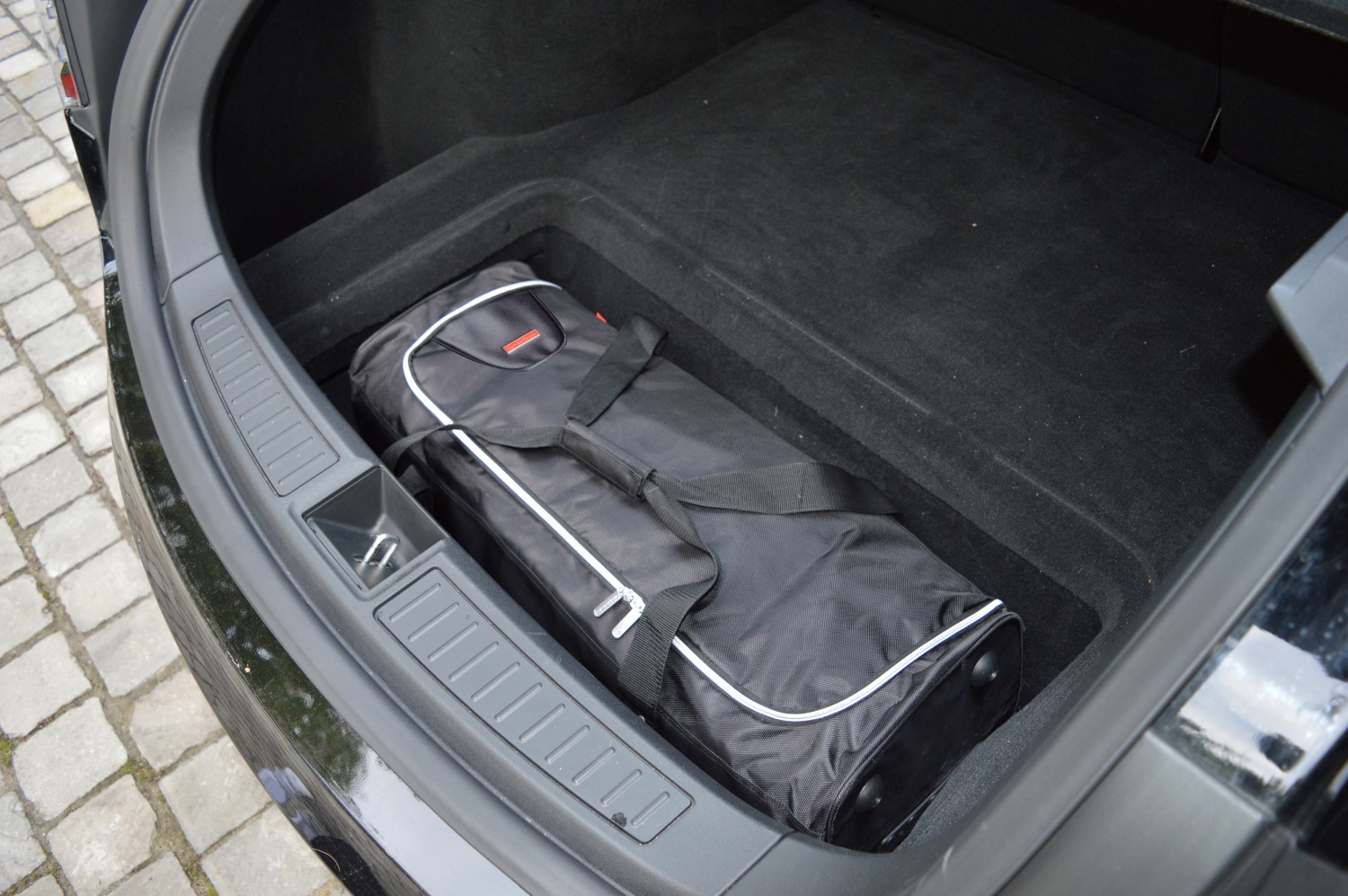 CAR-BAGS Reisetasche Tesla Model S 2012-heute Kofferraum Rollentasche CAR-BAGS Reisetasche Tesla Model S 2012-heute Kofferraum Rollentasche