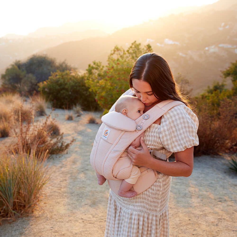 Ergobaby Omni Breeze