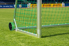 Fußball Großfeldtor 7,32 x 2,44 m - vollverschweißt und mit Transportrollen, inkl. Tornetz