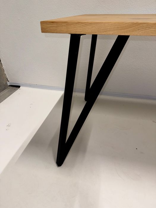 Esstisch Massivholz Eiche 160 x 80 cm – Handgefertigter Esstisch mit 3,5 cm starker Tischplatte Esstisch Massivholz Eiche 160 x 80 cm – Handgefertigter Esstisch mit 3,5 cm starker Tischplatte
